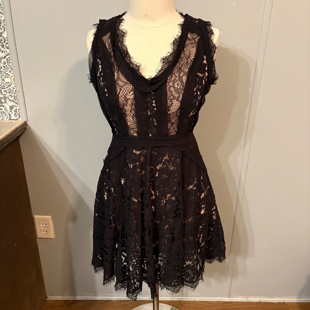 NWT Heartloom Black Lace Fit & Flare Dress Nude Lining Eyelash‎ Trim (Small)